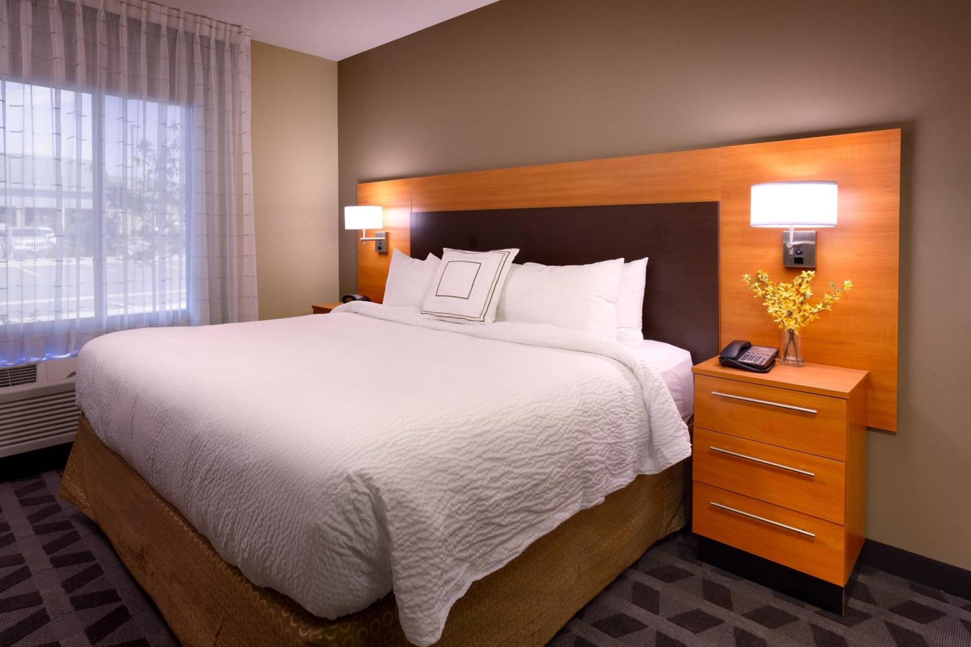 Towneplace Suites By Marriott Missoula Exterior photo